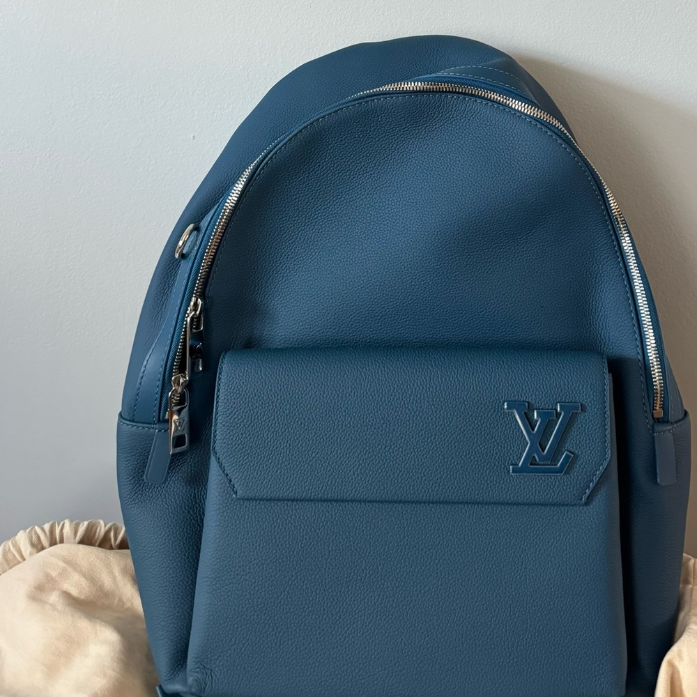 Louis Vuitton Takeoff Backpack (M23735)